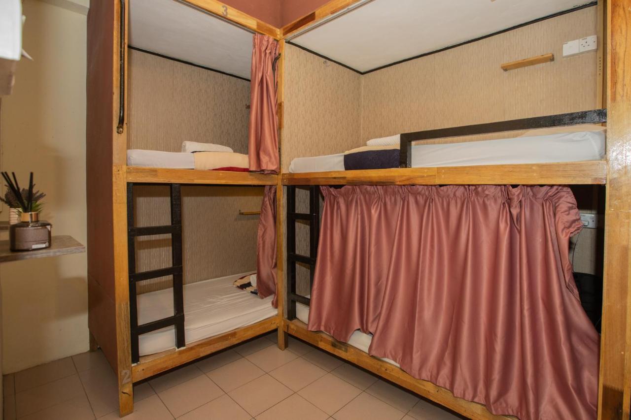 Escape Backpackers Kk Hostel Kota Kinabalu Bagian luar foto