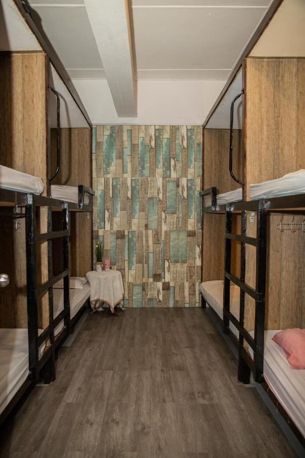 Escape Backpackers Kk Hostel Kota Kinabalu Bagian luar foto